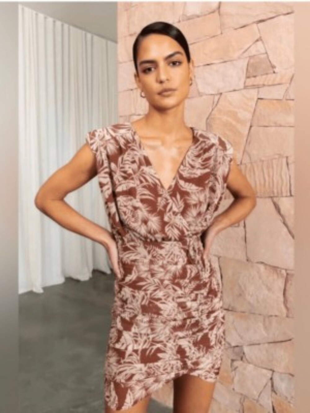 Misha Ornella Tropical Print Ruched Padded Shoulder Resortwear Dress Size 6